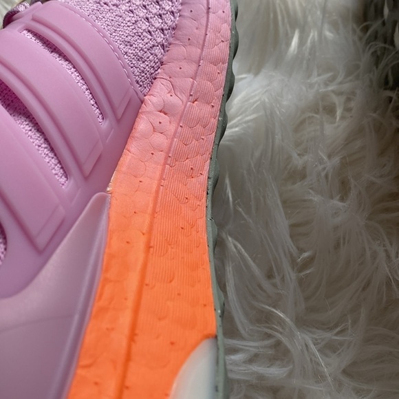 ❄️ADIDAS Ultraboost 5.0 DNA J Women’s 6 - Picture 13 of 16